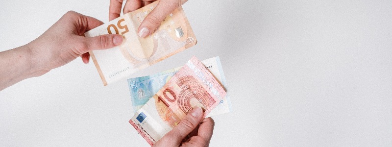 4 de cada 10 cobros de autónomos se realizan en efectivo