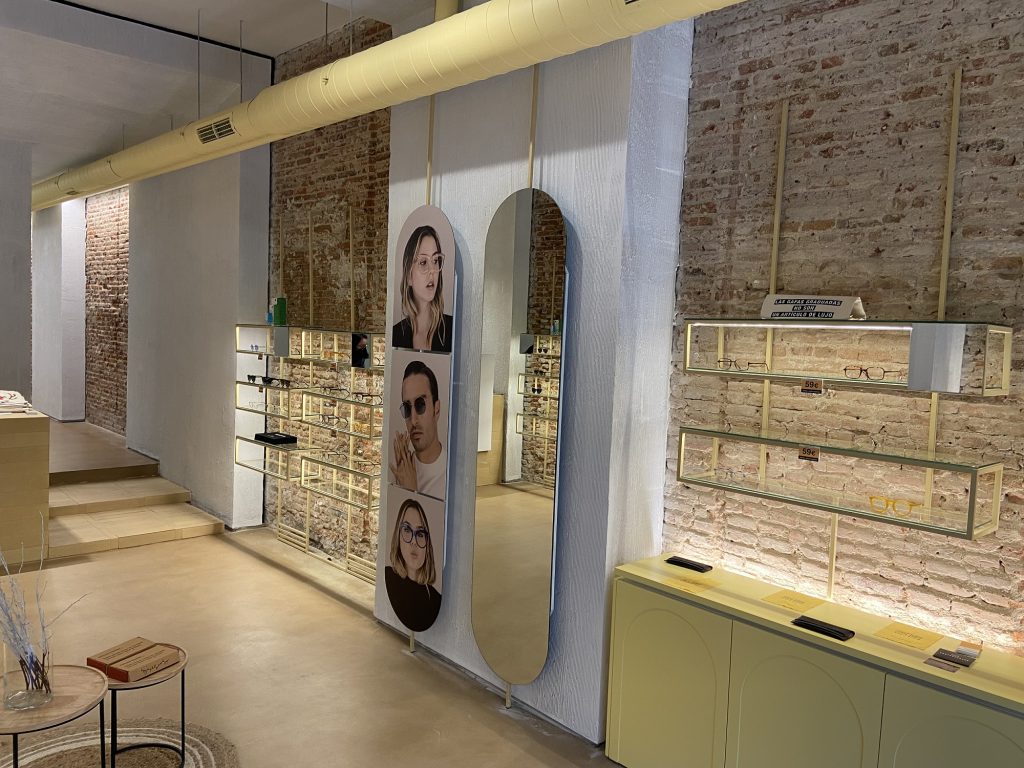 La marca de gafas española cierra su tercer año de vida con una facturación superior a los 340.000 euros y la apertura de su segunda tienda física.
