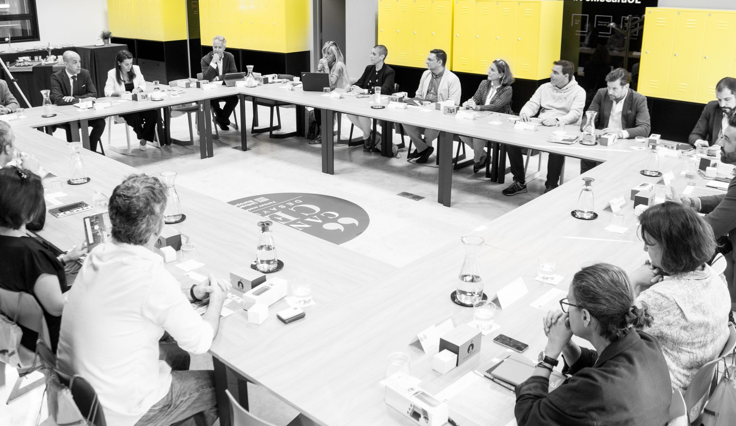 ¿te vienes a desayunar?