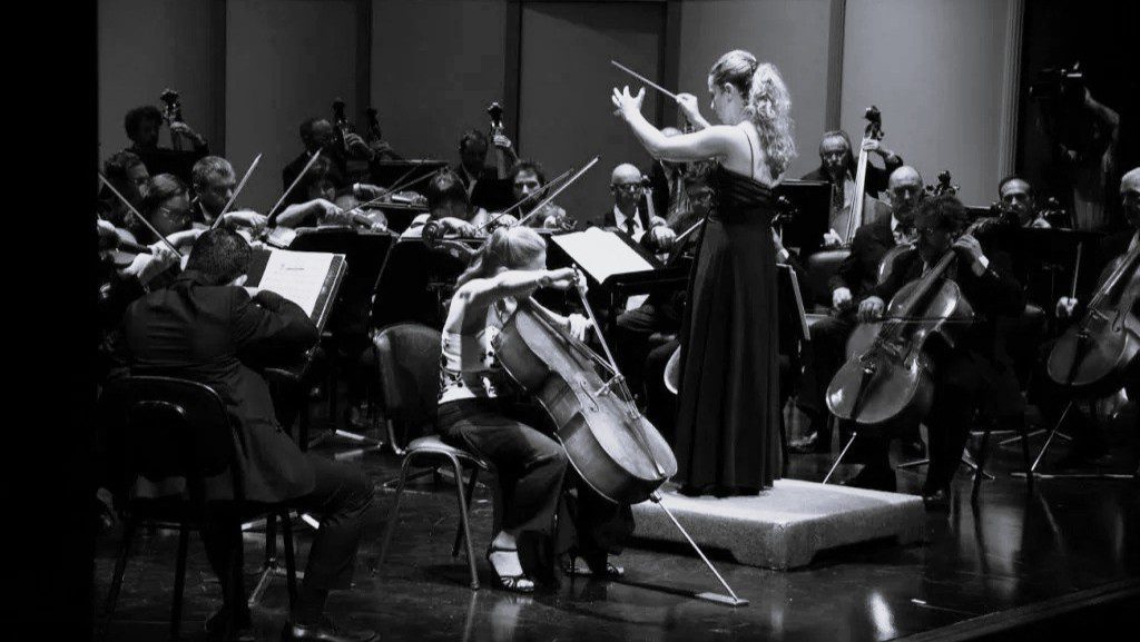 Reflexiones de una Directora de Orquesta sobre el Aislamiento Ejecutivo