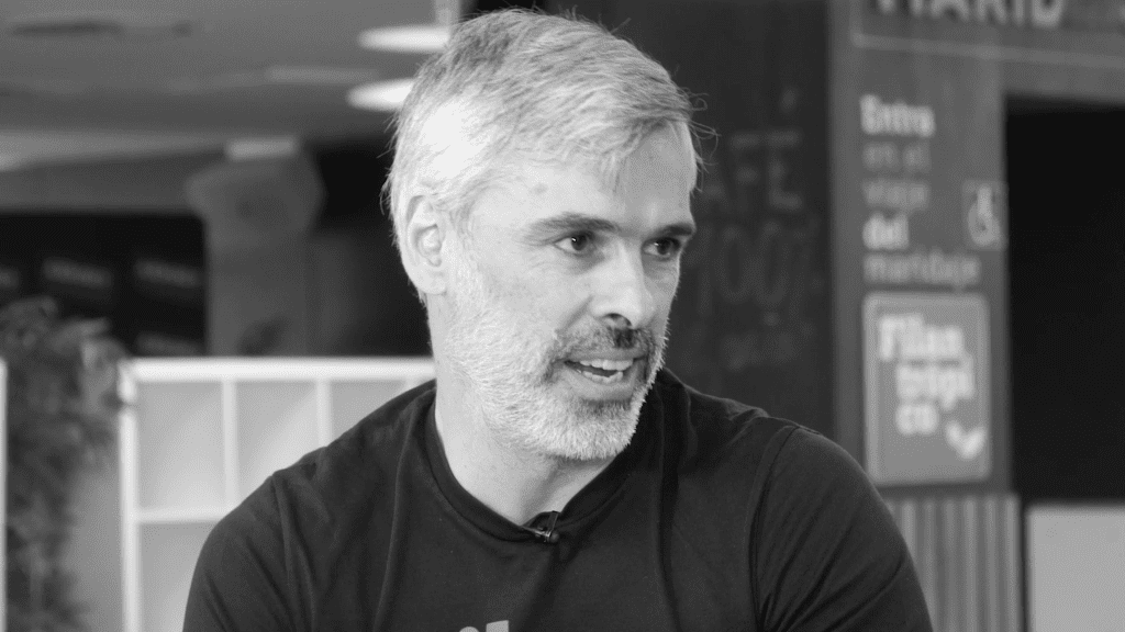 Javier Sanz hablando en Canal CEO.