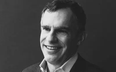 El CEO que negocia consigo mismo: Aristóteles, retórica y el arte de sostener decisiones difíciles