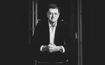 Liderazgo escalable en sistemas complejos